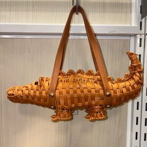 NWT-VIRAL 2026 Summer Tommy Bahama Tan Wicker Alligator Bag